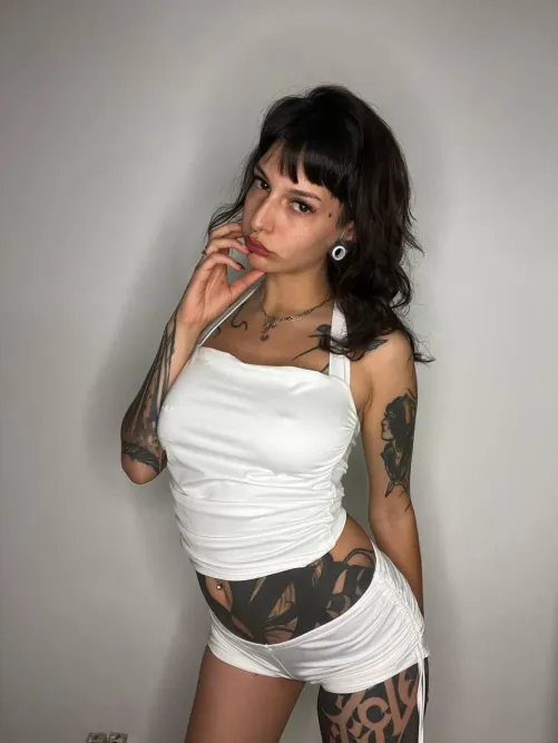 Je ne suis pas un dessert... mais je fondrais bien dans ta bouche.