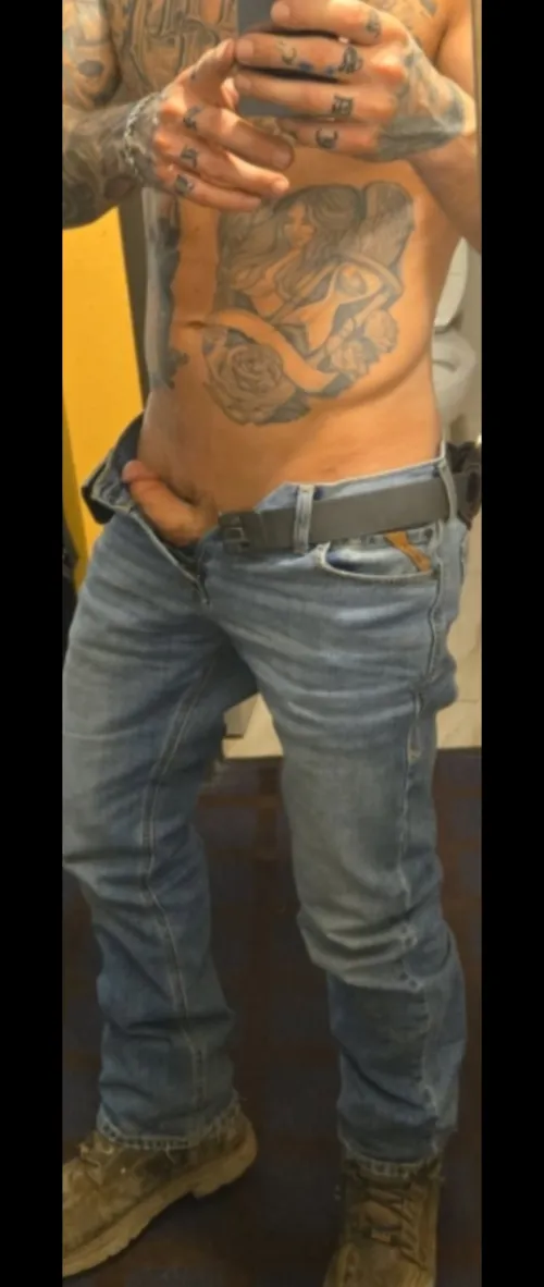 Just hanging off to the side Just in chill mode lol