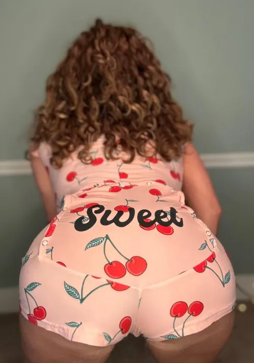 Let me sit on you 🍑