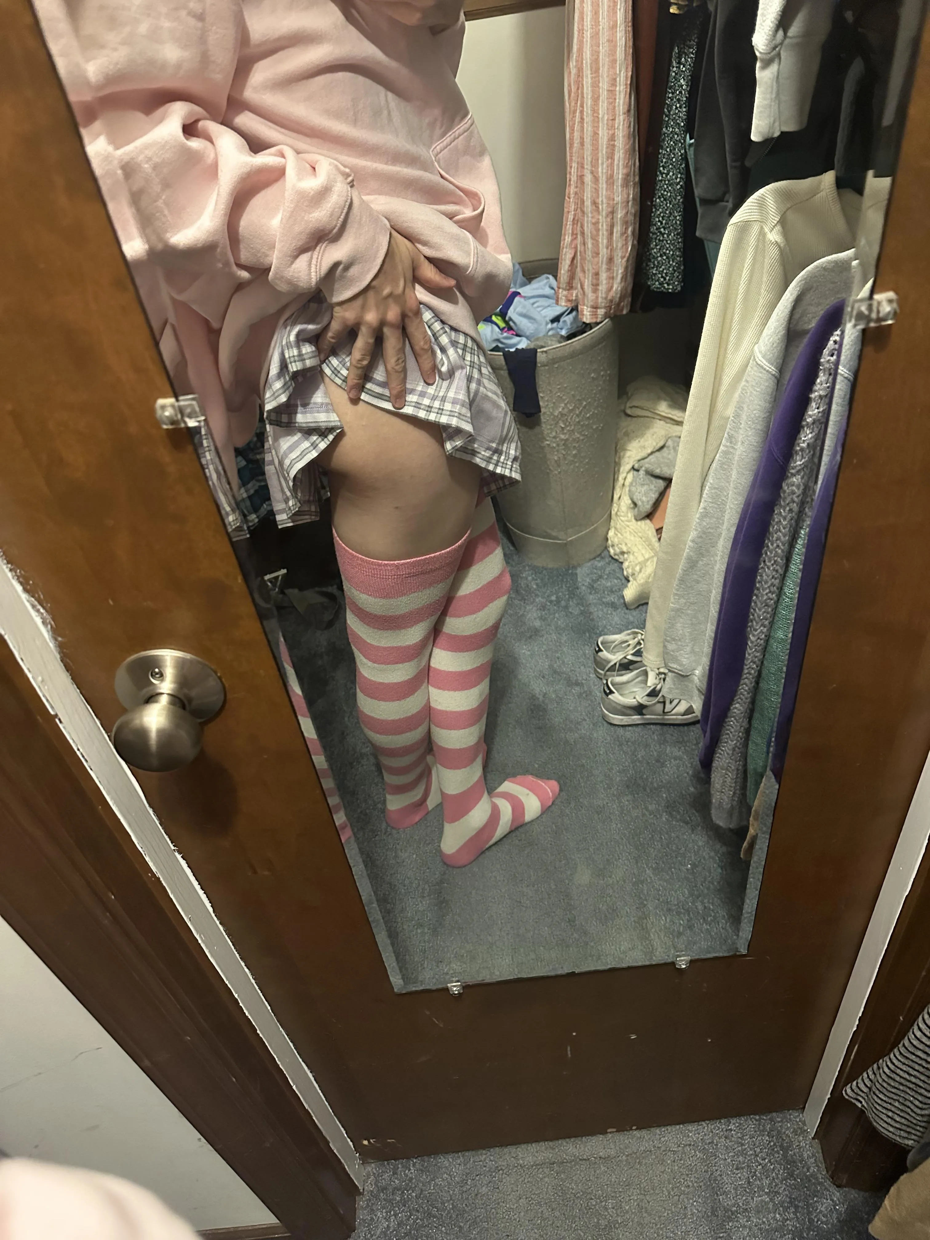 [M4M] Slim 23yo looking to experiment with guys (CD/fem/Ts preferred)