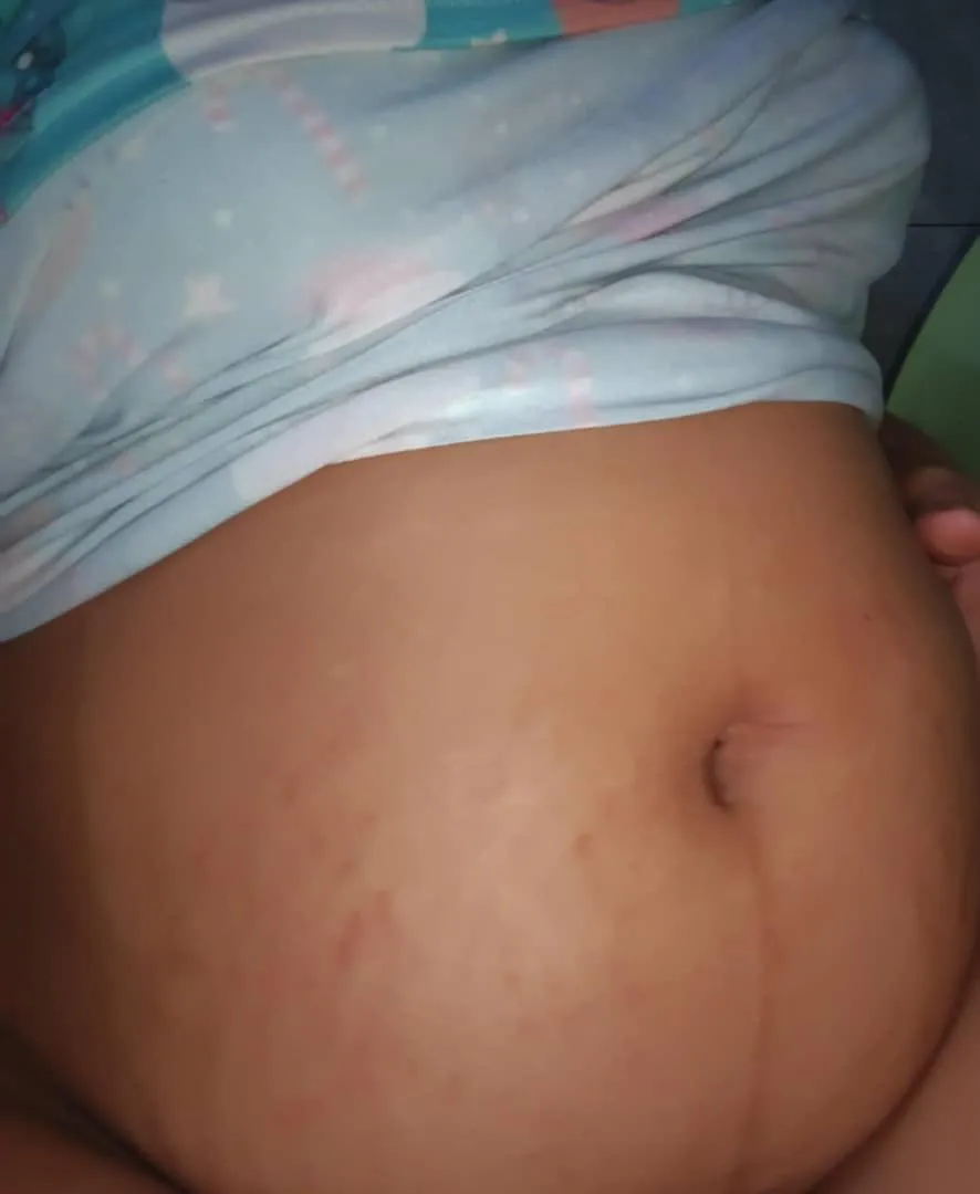 Someone help me rub my pregnant belly