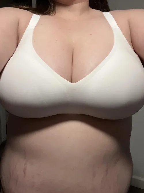 Summer sun and sexiness on this fine Saturday morning