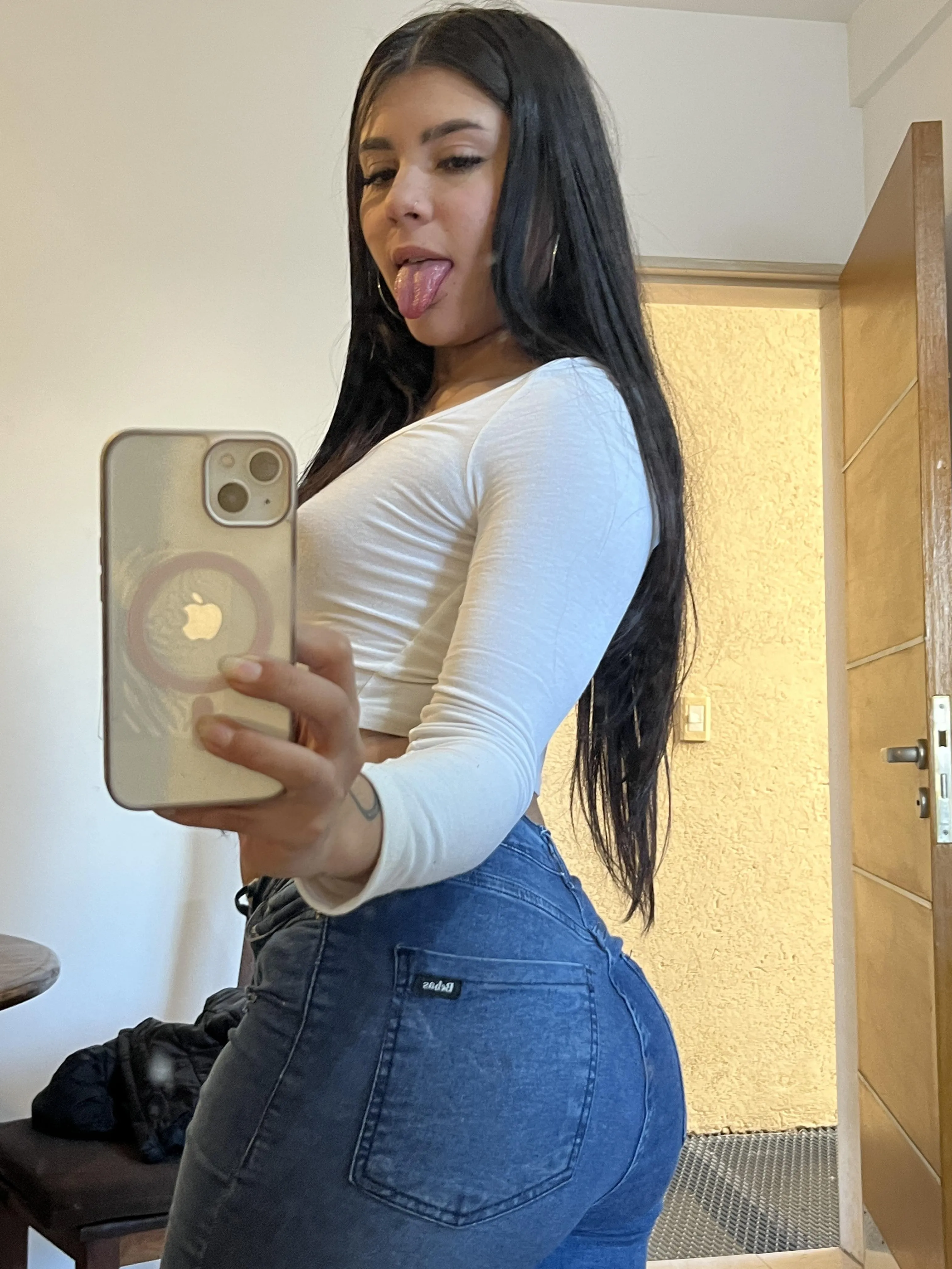 Vote for free nudies