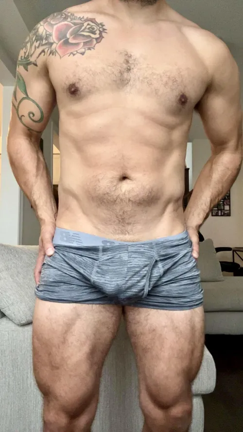 (40) Dads with thicc thighs, is that your thing ??
