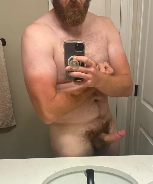 A little morning wood and flex for y’all. 6’5” 31yo bi man here. Bend me over in front of the mirror?