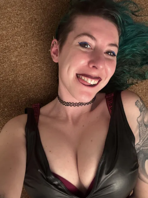 Cleavage on the floor