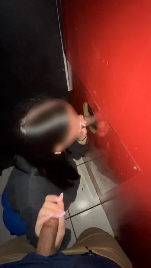 F19 first time in the booth at FL1, cock number 1 of 2