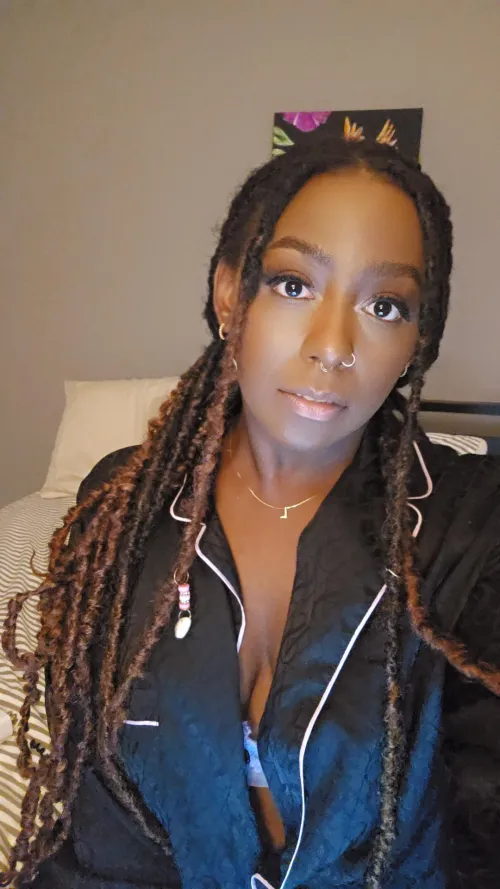 Free LIVE rn...Your good girl’s on her knees again… don’t keep me waiting 💋💧