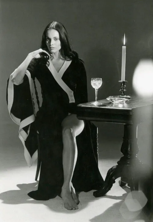 Martine Beswick (1974)