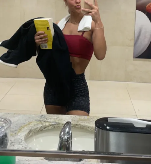 [mf4mf] mid 20s couple looking for a another couple for a swap scenario. Single males welcome too! Near Tulsa but can host or travel if needed. Private message please!