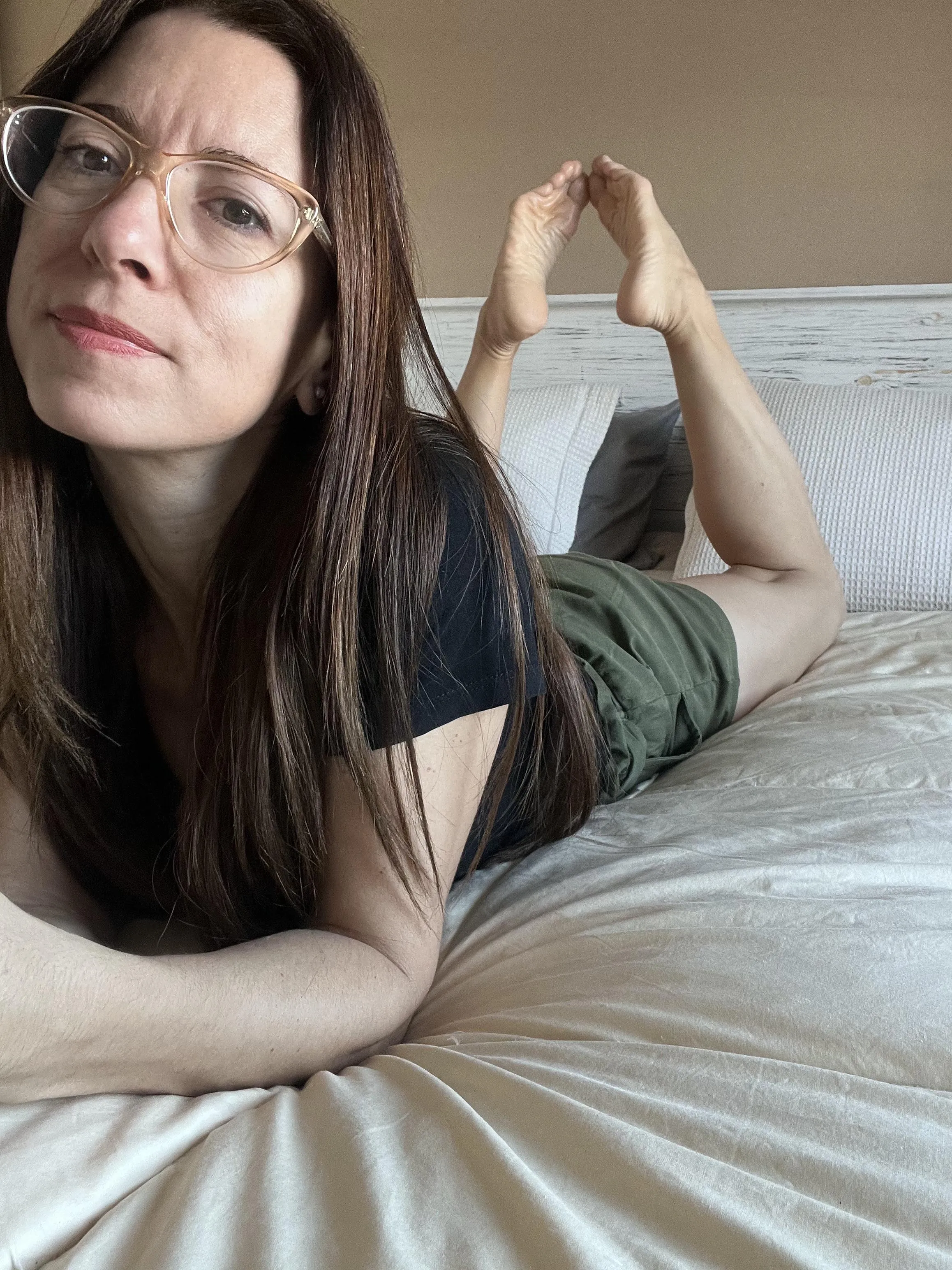 Ready to pay without hesitate and worship my feet? If don’t, go back home