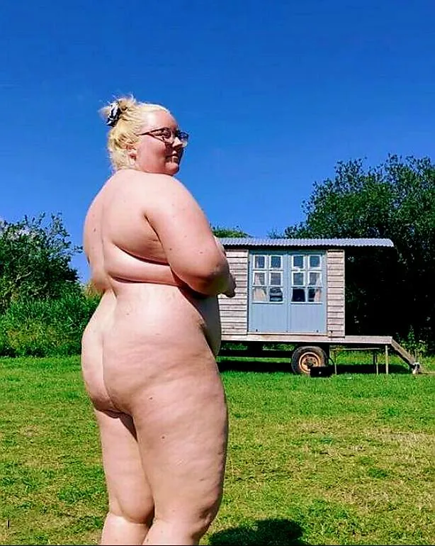 Wow awesome big booty