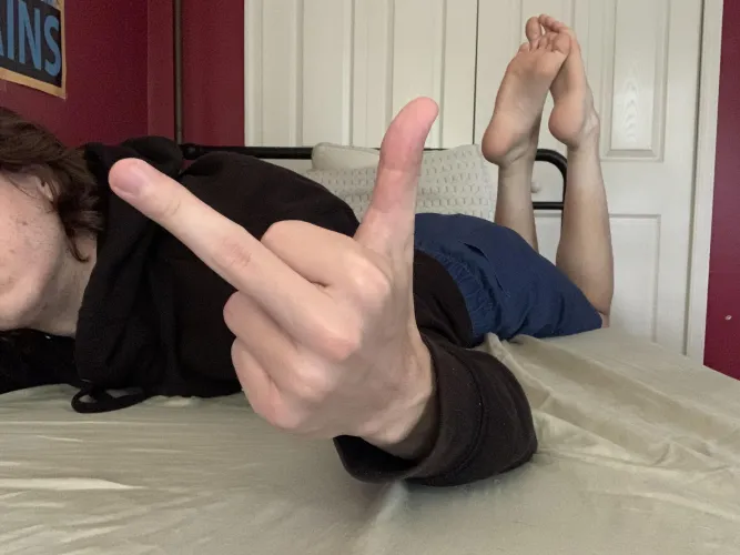 You’re weak for my soles perv!