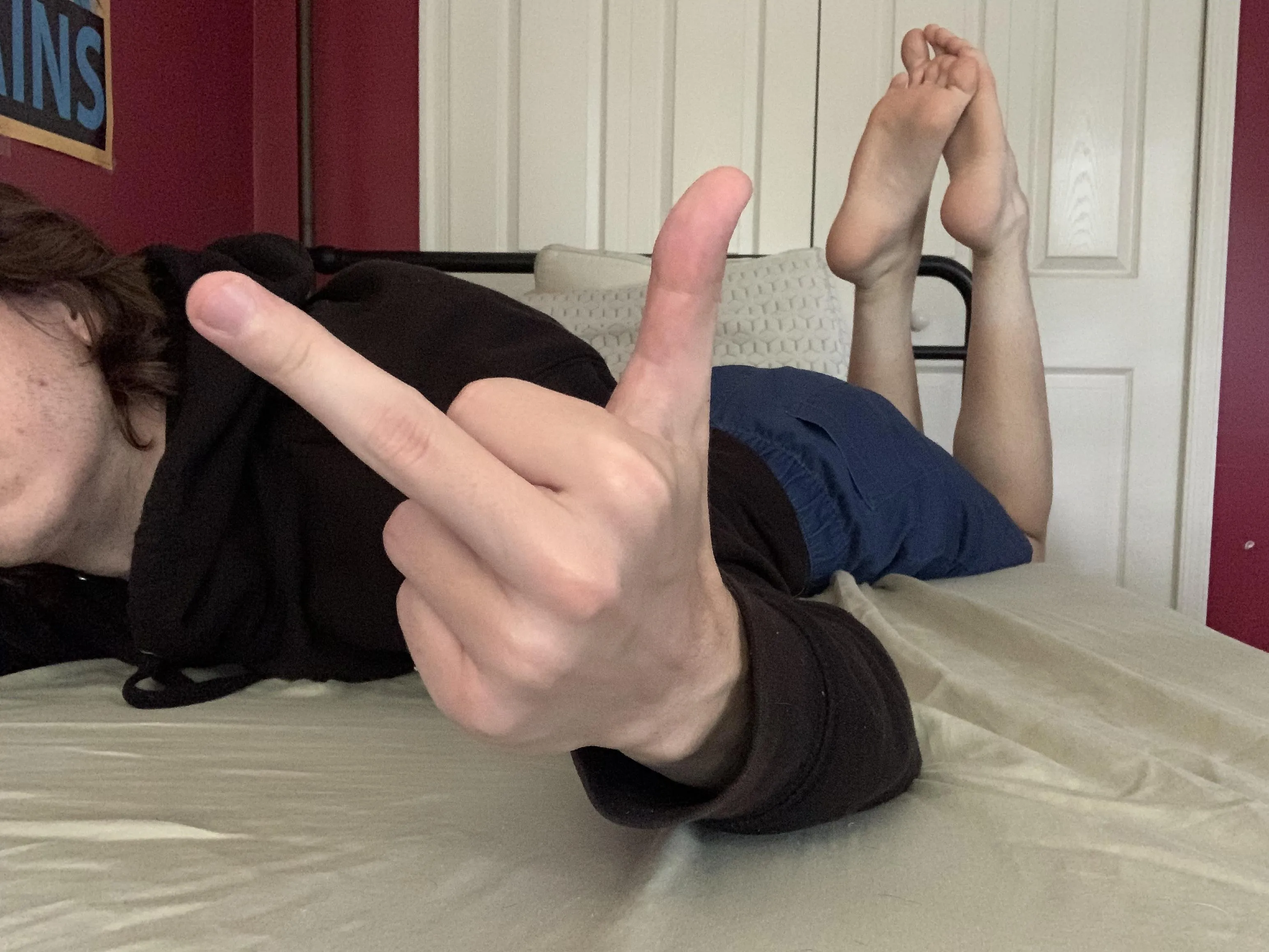 You’re weak for my soles perv!