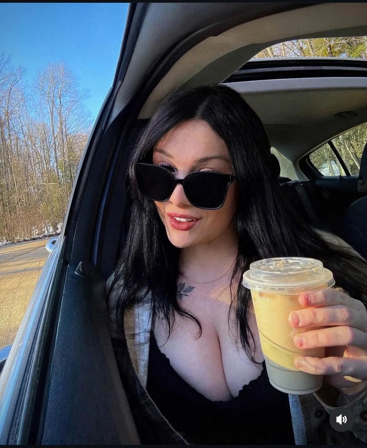 Milette - Quelqu’un veut trade des nudes d’elle avec moi? Se qu’elle aurait post sur snap ou ppv de son OF qui est down? Dm