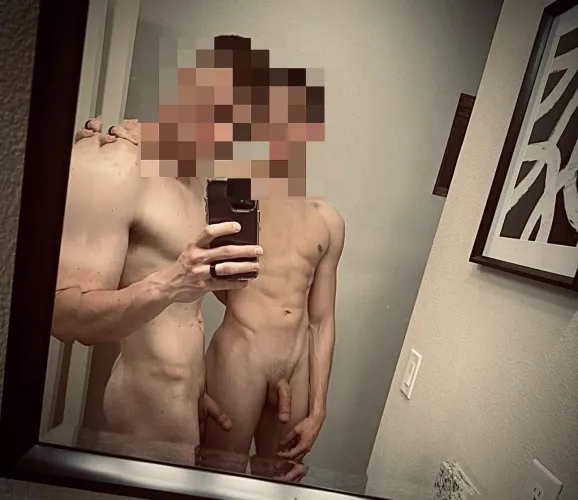 Younger bi m/m couple looking for other couples (m/f) or other younger bi guys. Hit us up with pics and be clean ;)
