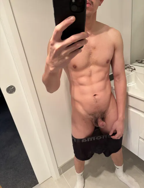 28 fit jock vers. Looking for masc/fit/verbal fun. 😈🥵
