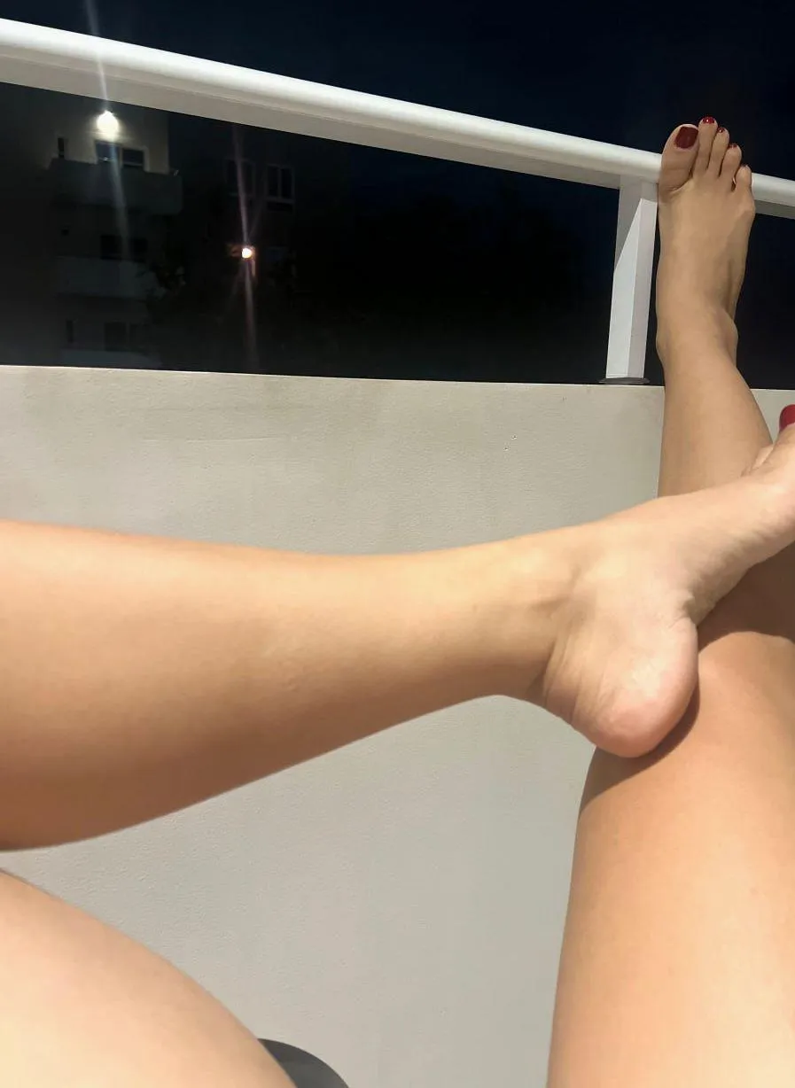 City lights and quiet soles. [Oc]