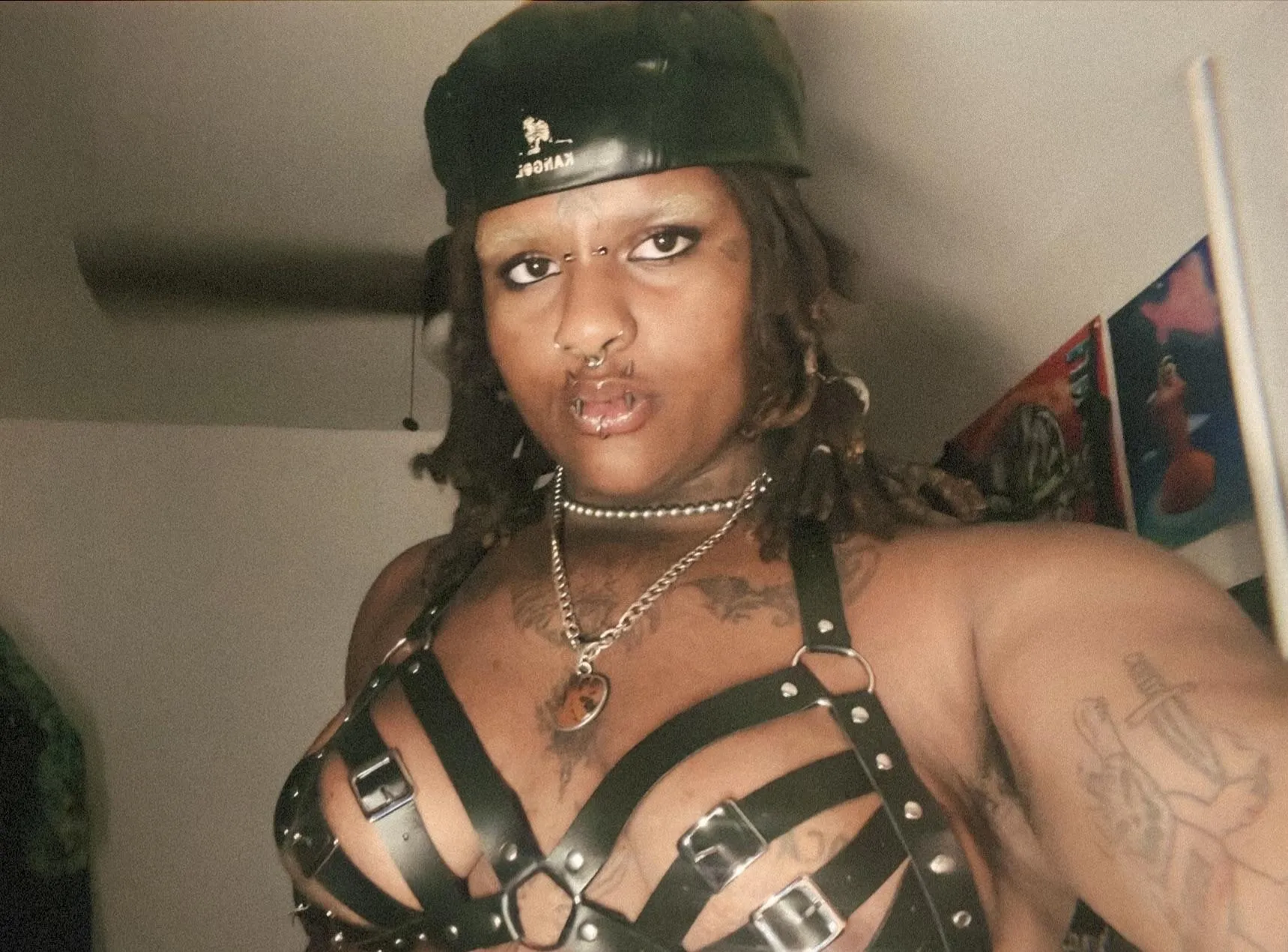 evil lesbian dominatrix of your dreams (nightmares)