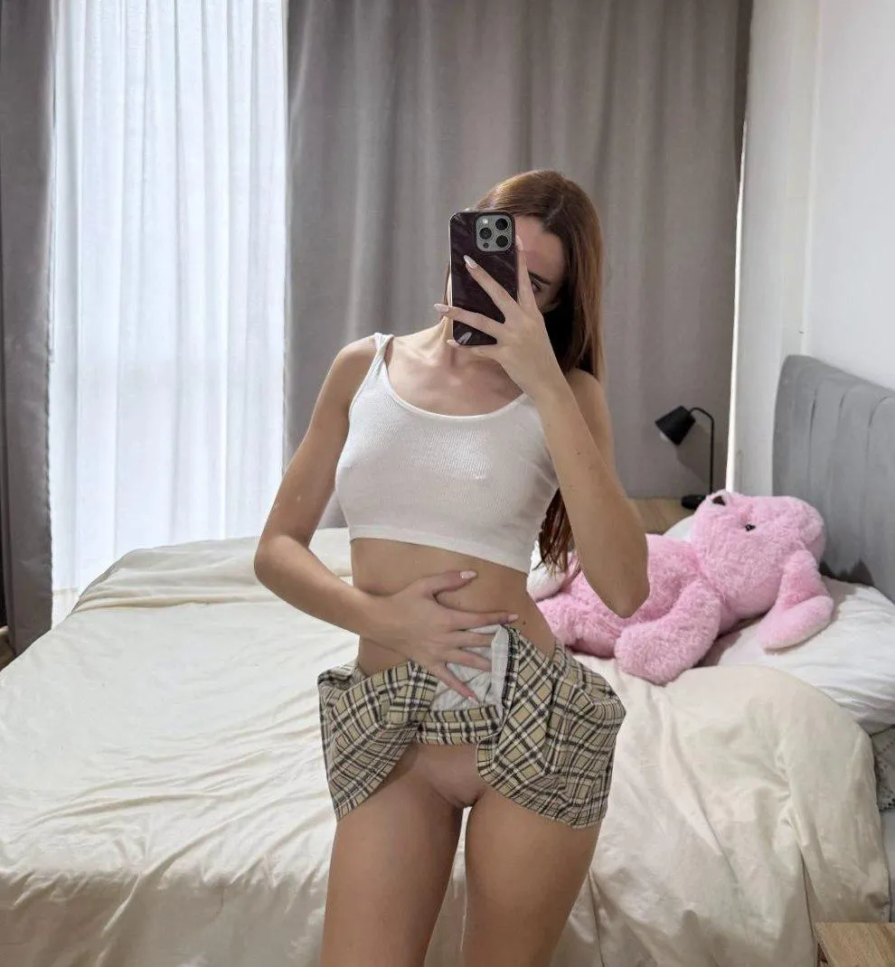 I think I’m too cute to stay dressed for long in this outfit