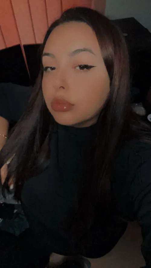 My birthday month has begun, you can start serving your queen too