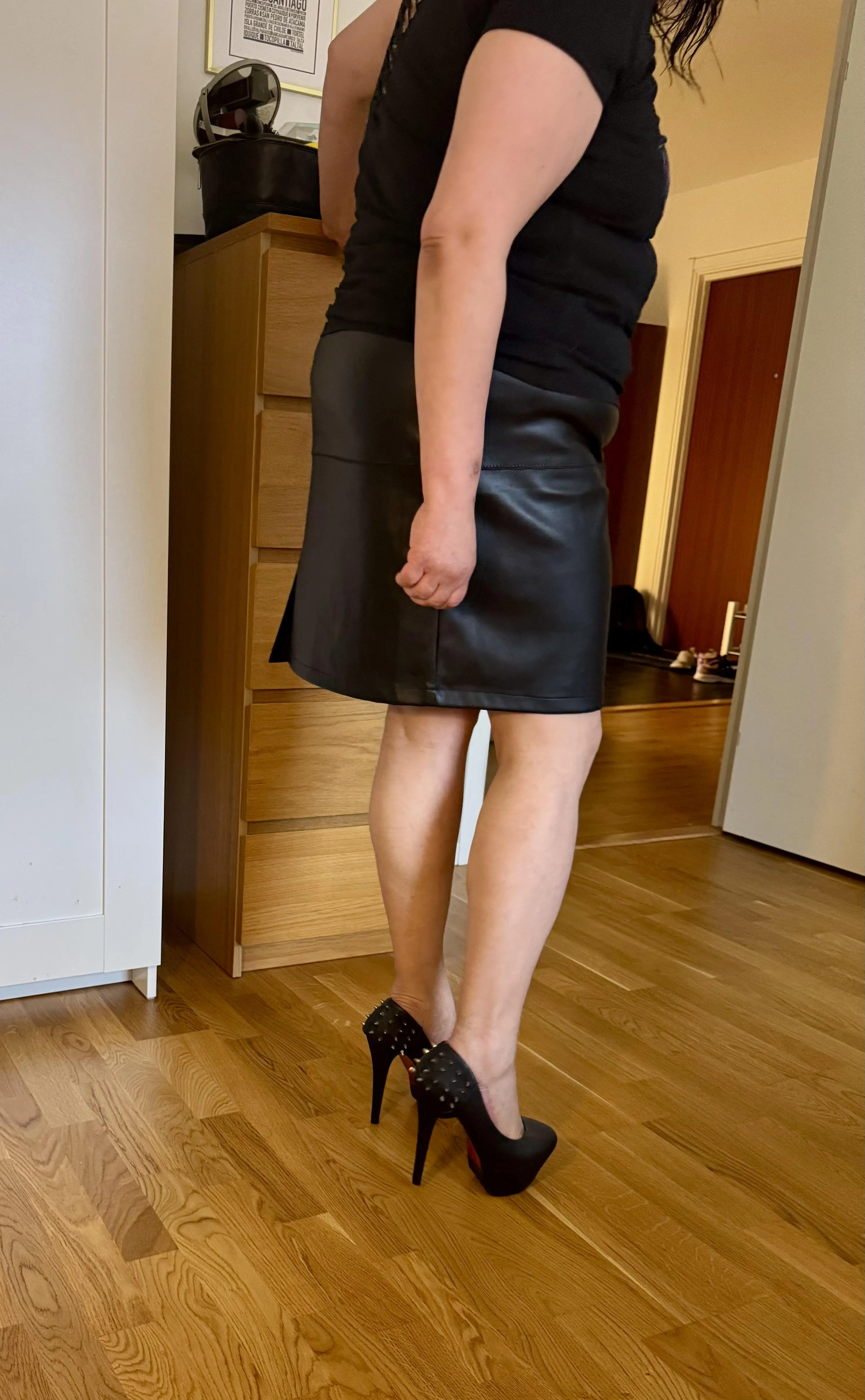 My wife in studded heels 😌👠