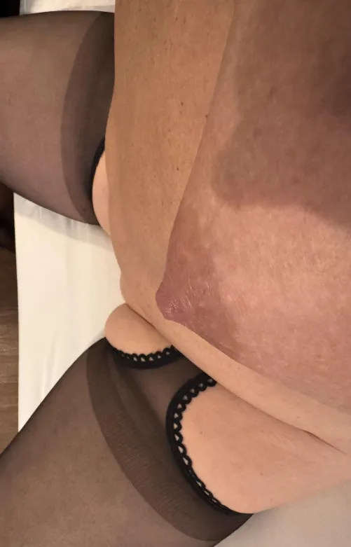 Play with my tits too