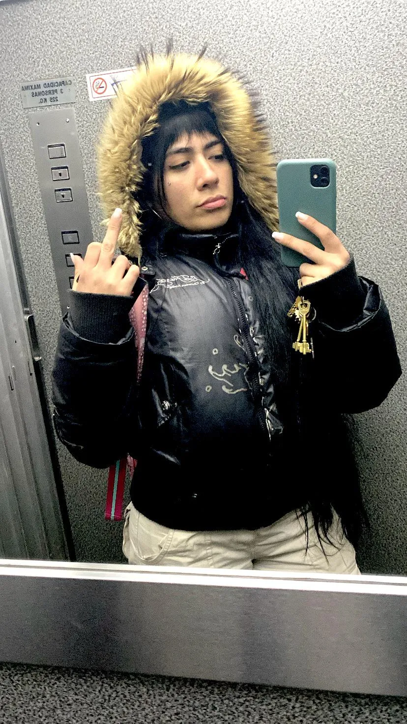 Under all these clothes I'm a damn bitch, but nothing is free. So show me that you deserve it💁🏻‍♀️