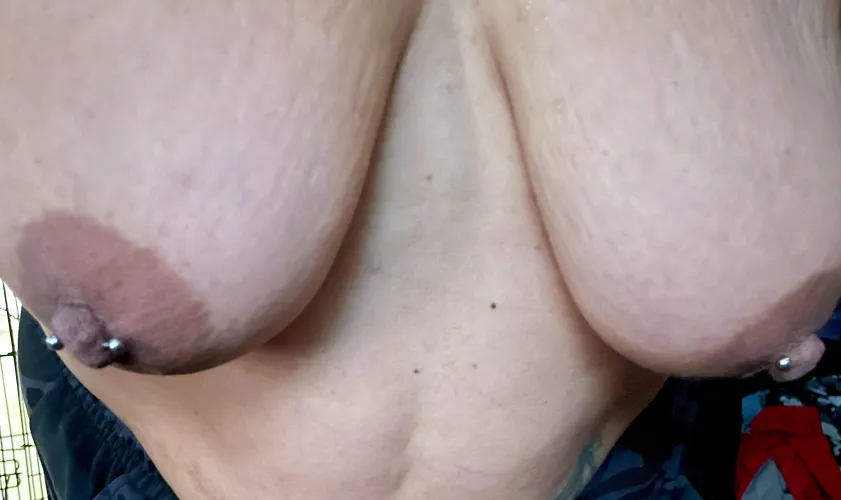50 [F] loves to show my boobs!
