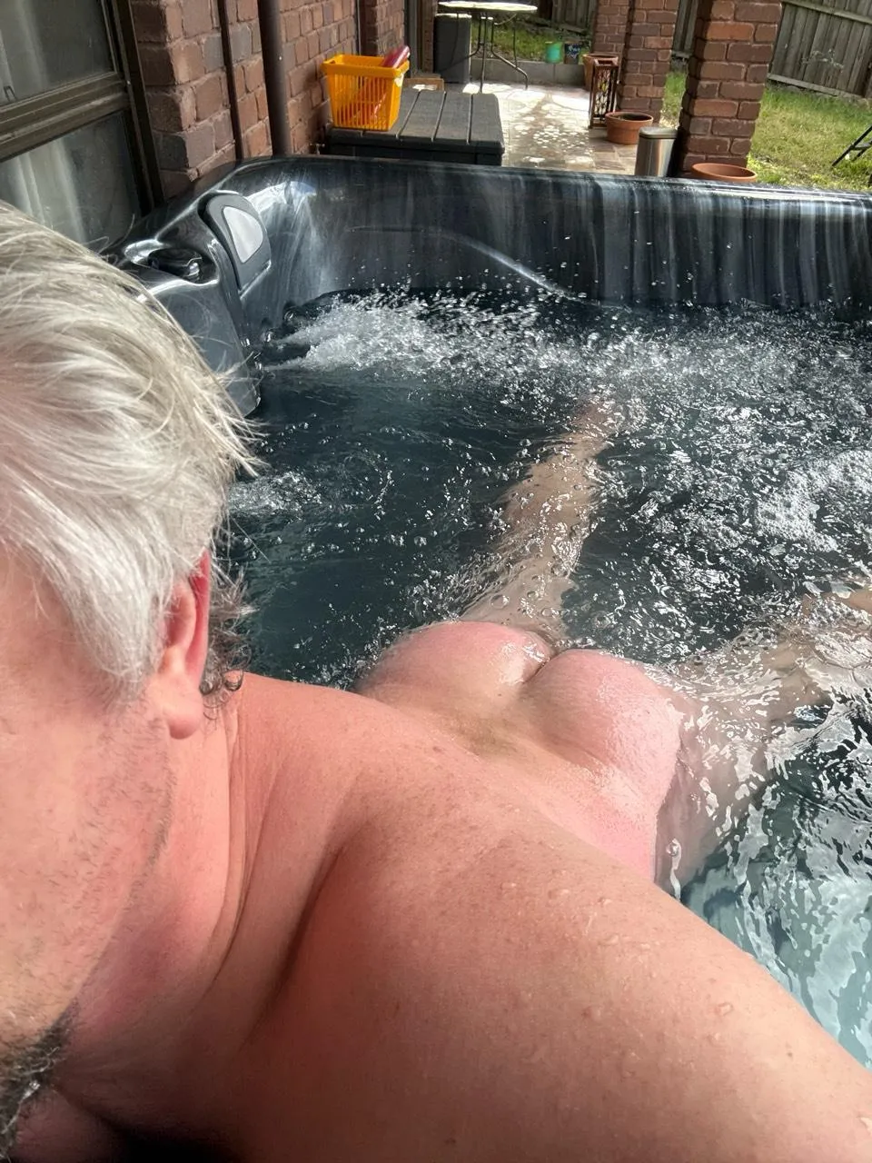 Cheeky midday hot tub. Hope one sees me