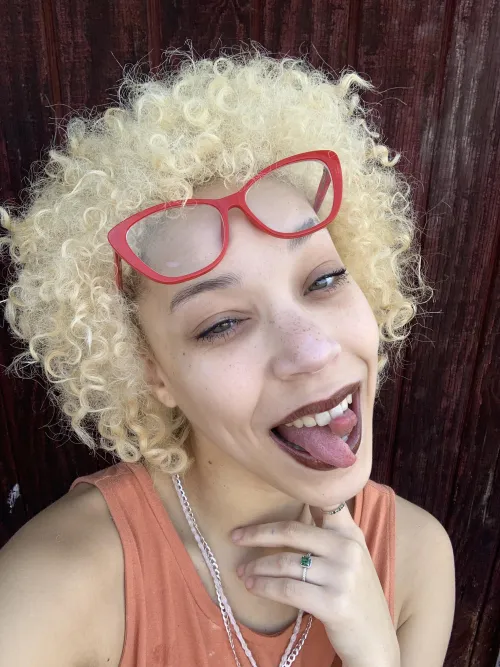 Giving lick as much as you want just unload in my mouth 😉