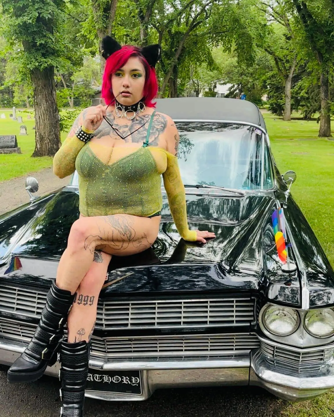 Goth girl on a hearse 🖤