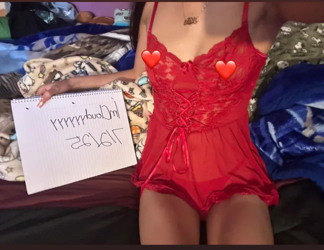 Just to prove I’m not fake from previous post since someone tried to say I’m stealing my photos lol. Anyway, dm me if you’d wanna undress me (Spokane) 18f. <3