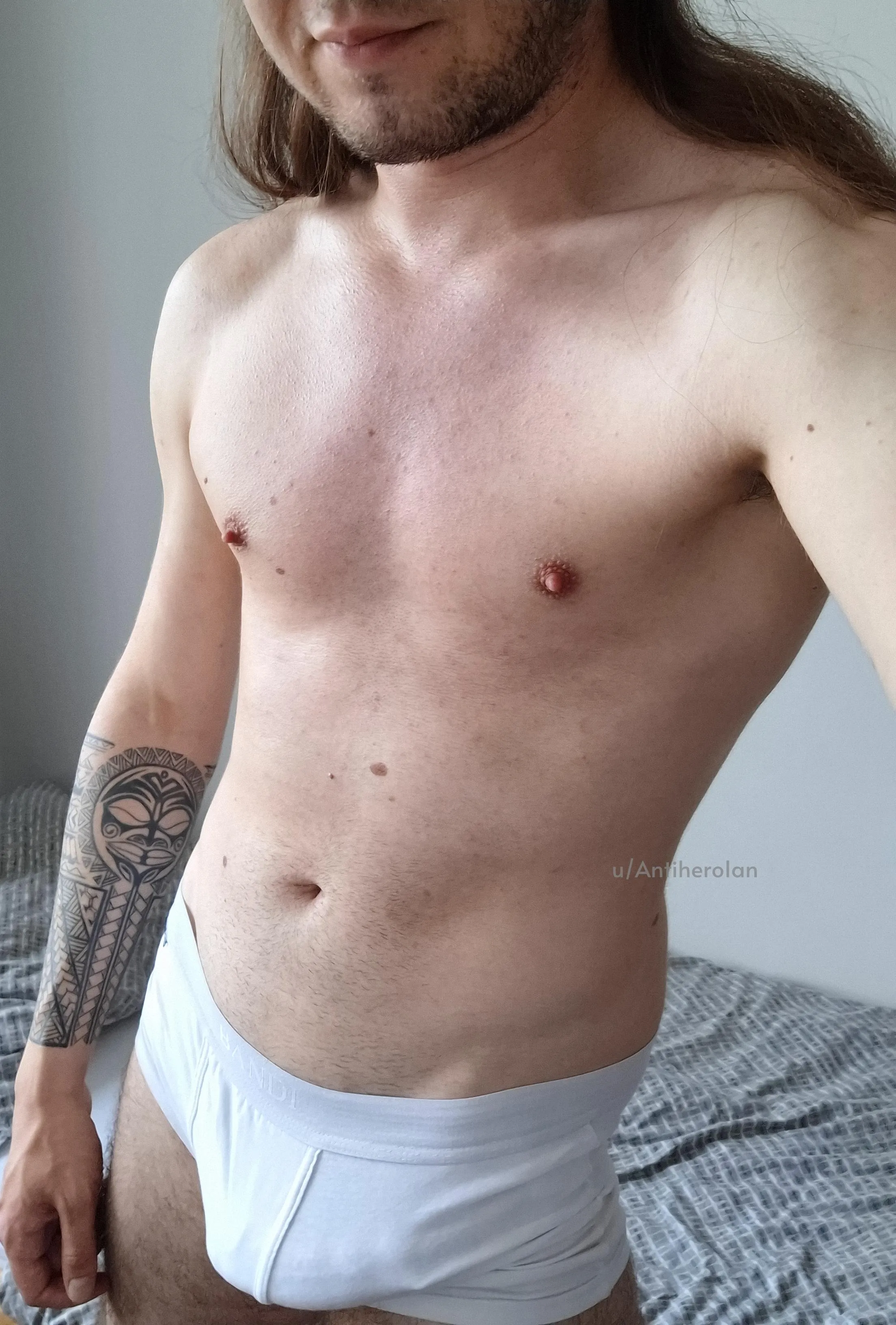 Morning tattoo & bulge check 😏