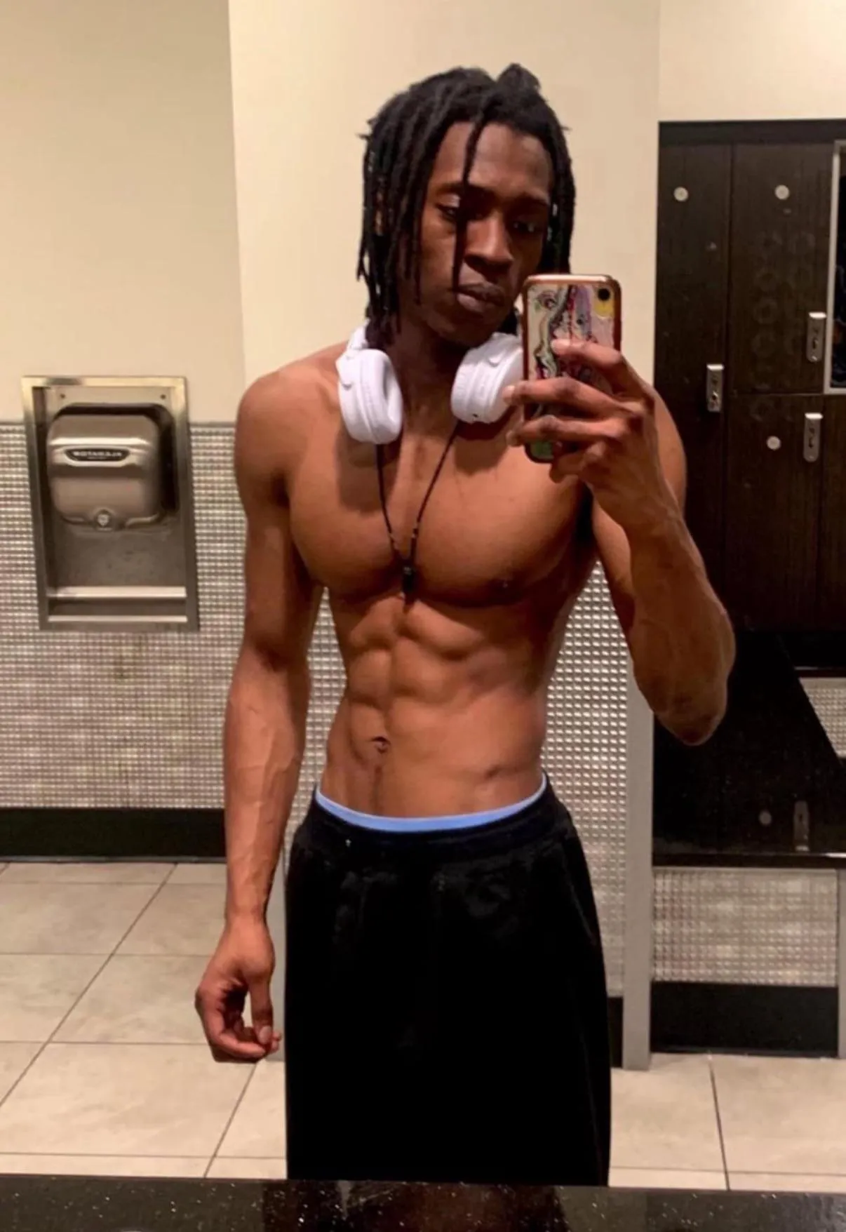19 looking for gym bros!