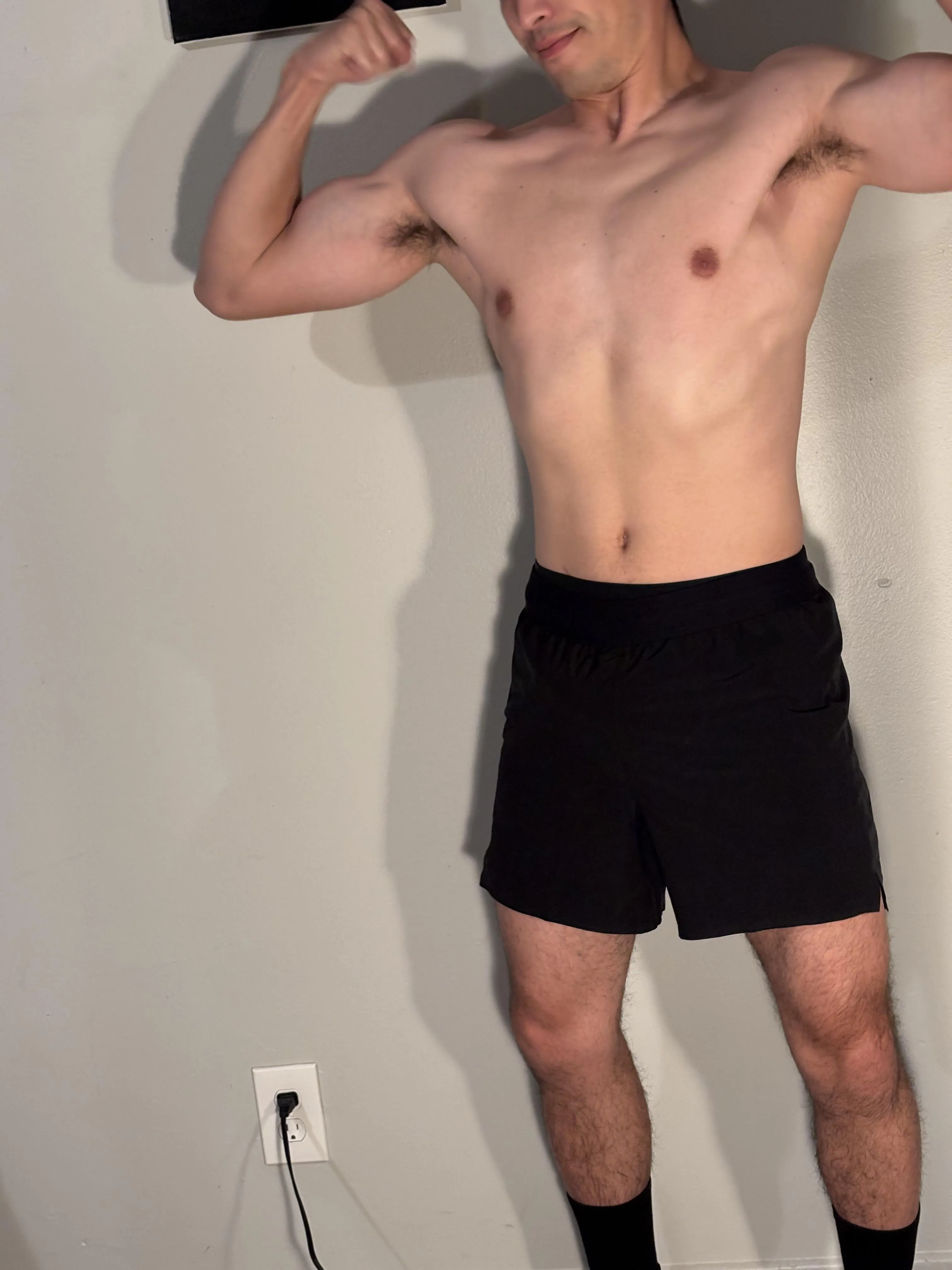 33 looking for bros to have some fun, flip, try things out, gain together