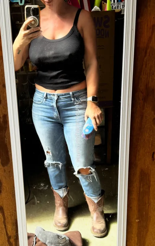 Cowgirls go braless too