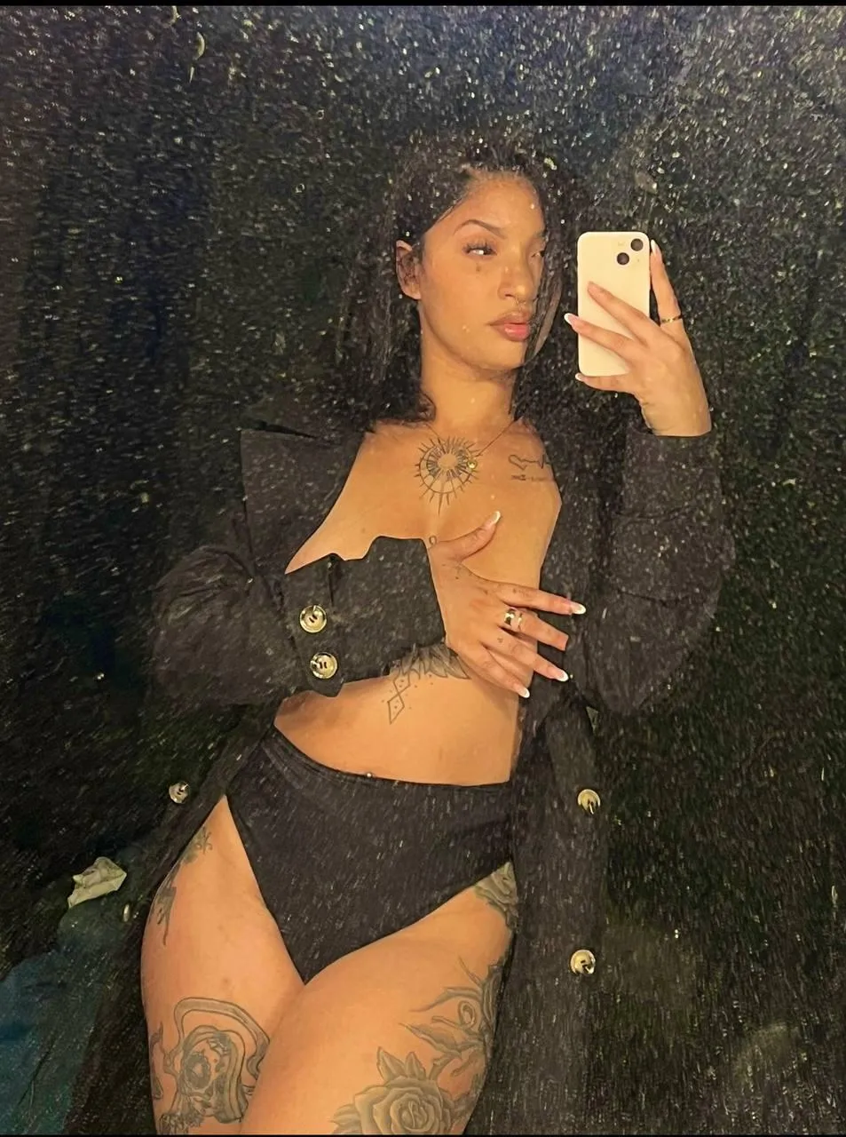 F24 who's down to smash me down papi lmk if you're looking to get drained