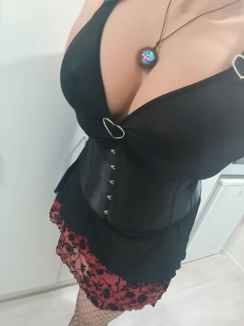 First time actually styling an outfit, what do you think? 👀