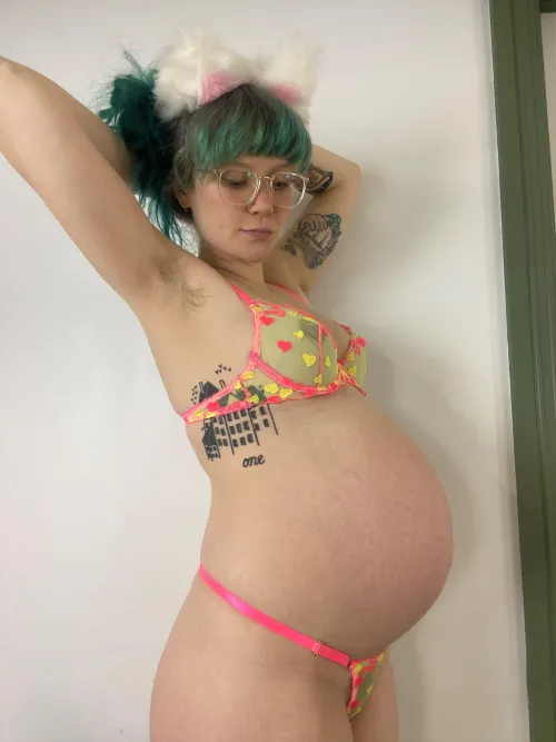 Imagine the pheromones on me.. pregnant and hairy is a dangerous combination ;)