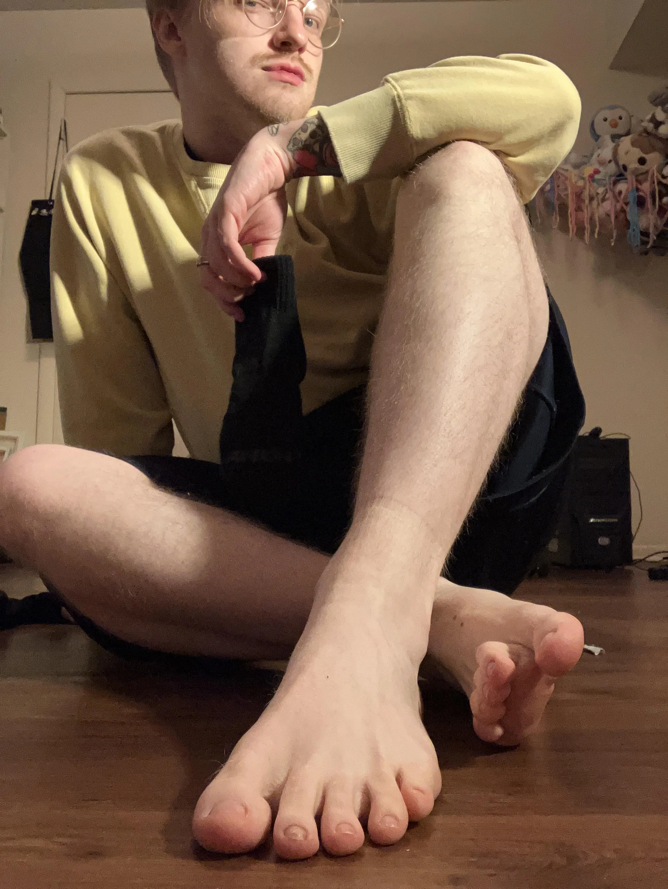 Itching to bully a faggot into dropping their wallets for me 😈😝