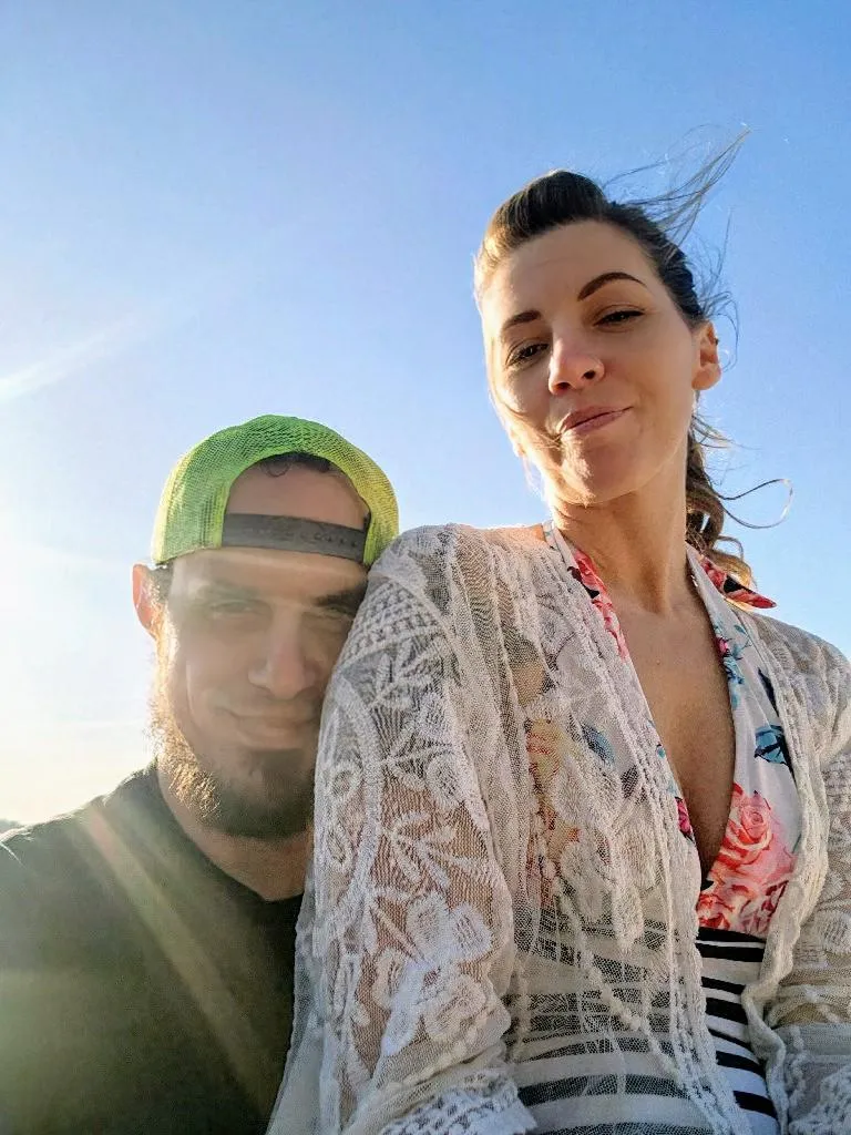 [MF4F] Hung make, hot female looking for female or cuck couple... (Dallas)