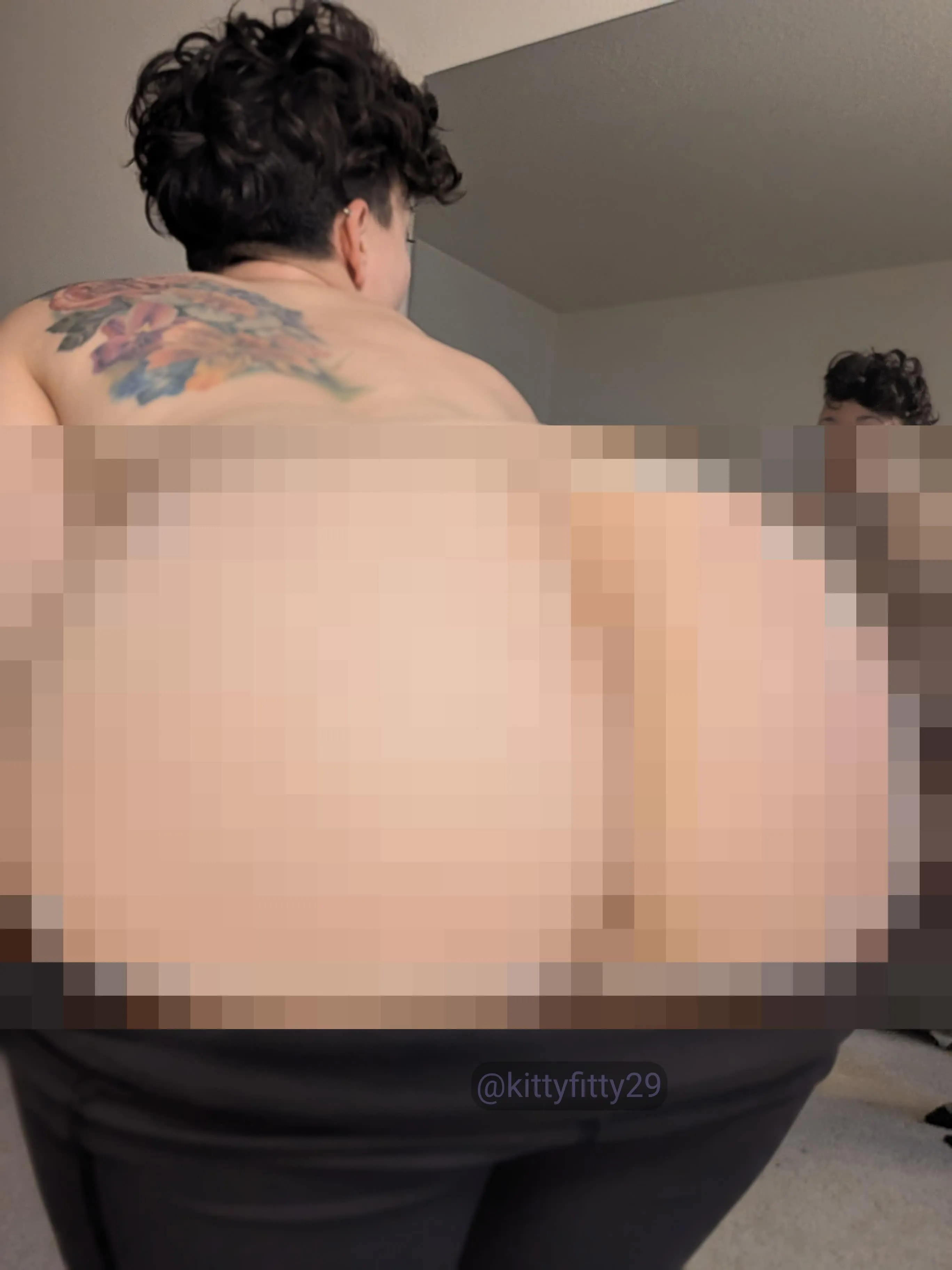 Pre-Jack Level Training: eyes on this perfect ass, hands stay down, let’s see how long you survive the tease. 🍑👀