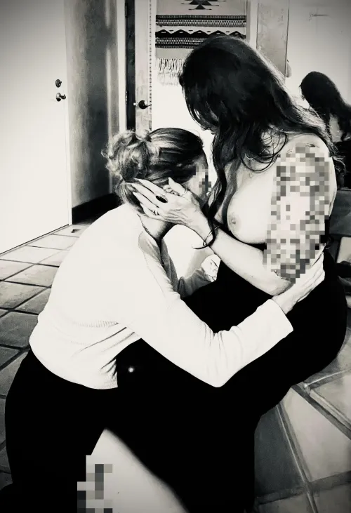 Sucking on my girlfriends tits to get the fun started😏 [f48]