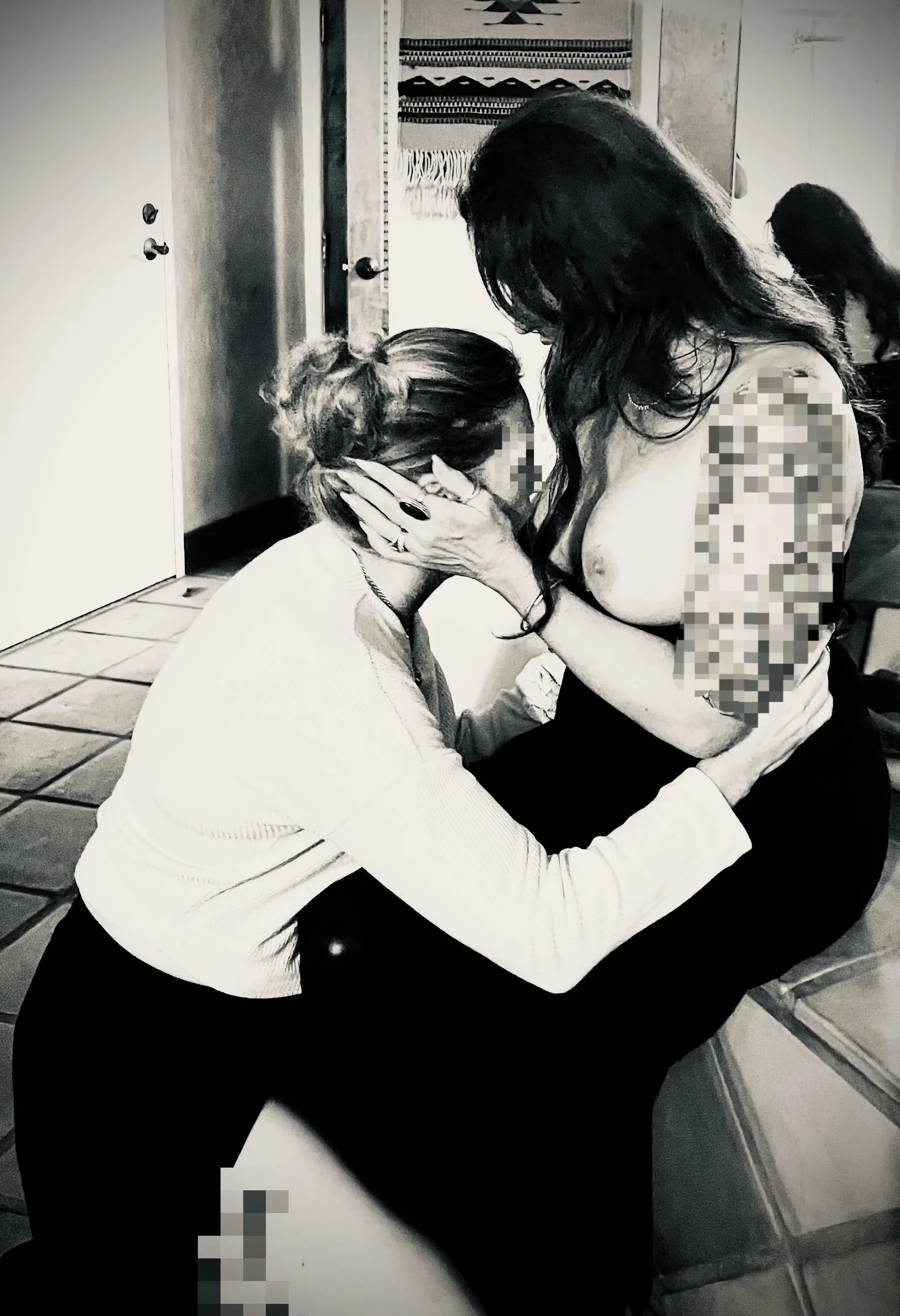 Sucking on my girlfriends tits to get the fun started😏 [f48]