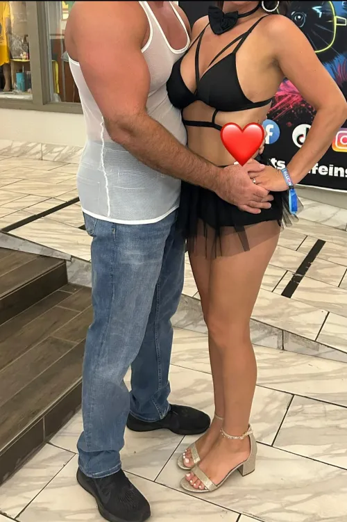 We are hot attractive fit 36 years old couple we will be at the lake ozark 07-5 looking for other fun attractive couple to hang out with (no single male)