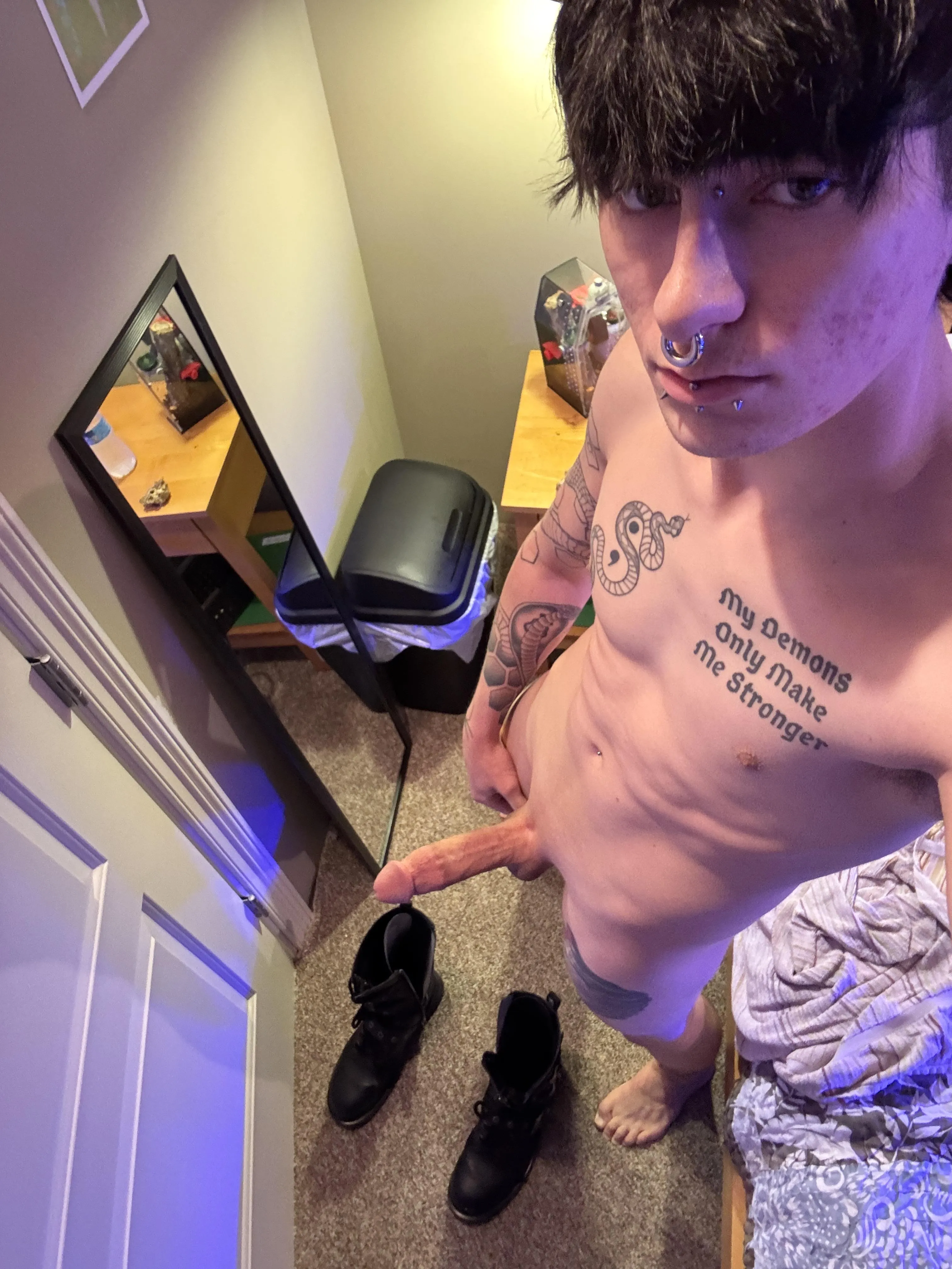 Would you let a 6’1 goth fill you up?