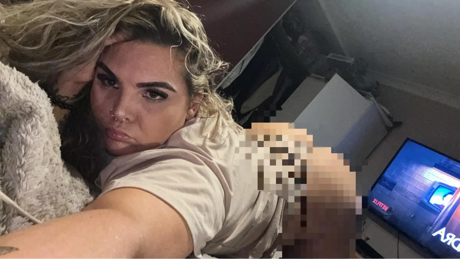 You are that weak that pixels get you excited 😂