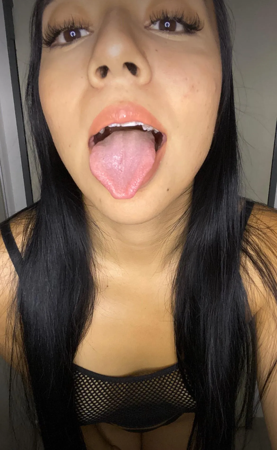 Ολα εδώ θέλω να μου τα αδειάσεις ..😈