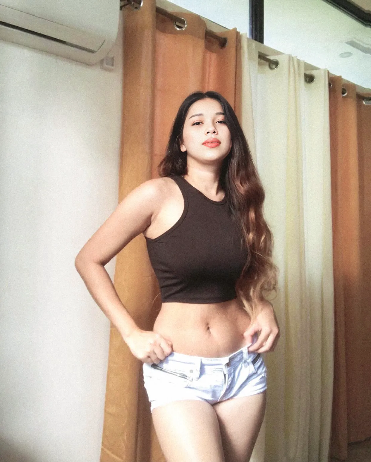 22 [F4A] Gonna choose someone to have my goodies. I'll be choosing from my upvoters and followers.